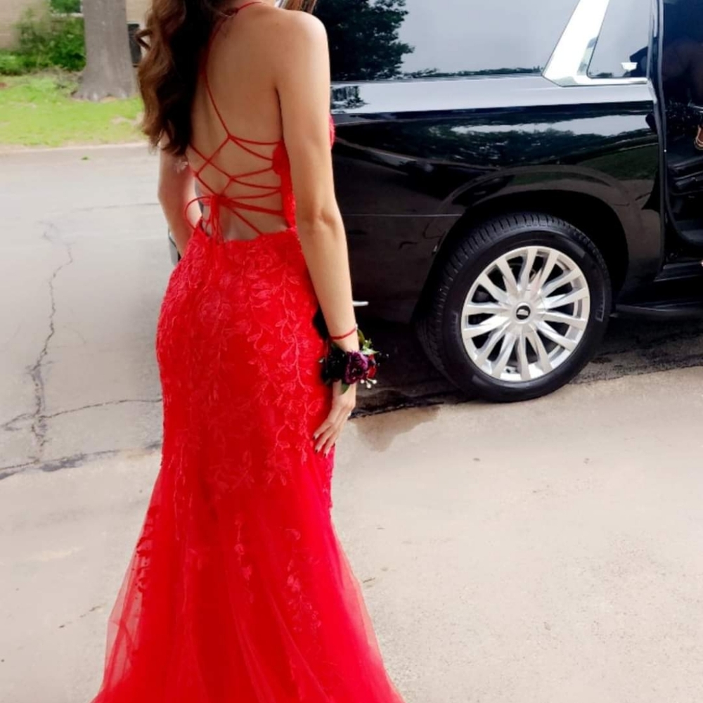 Size 4 red prom dress - Picture 2 of 2